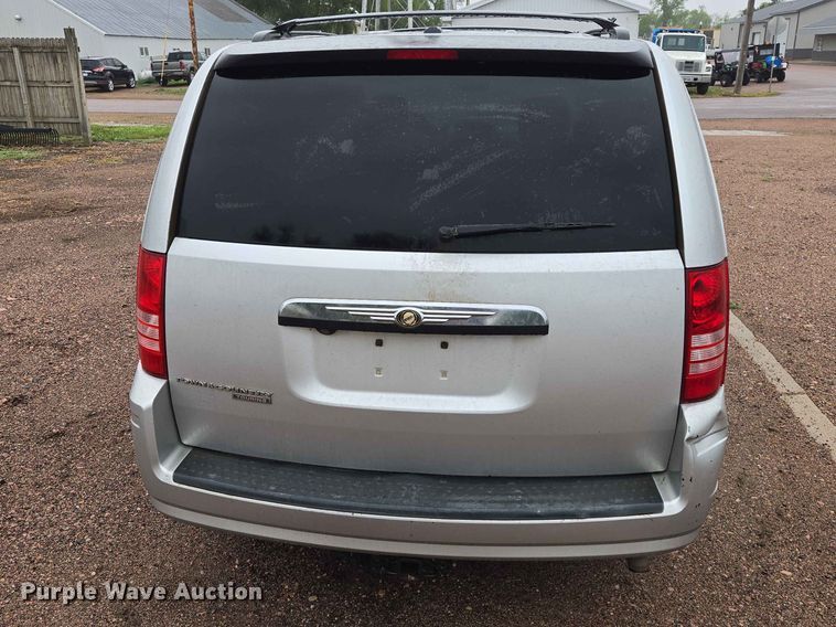 image for item ER1629 2008 Chrysler Town And Country van