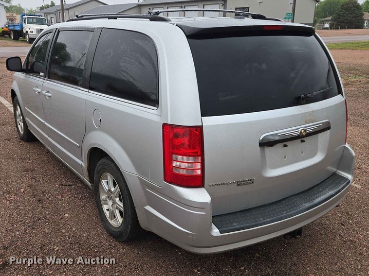 image for item ER1629 2008 Chrysler Town And Country van