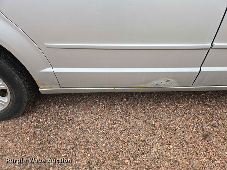 image for item ER1629 2008 Chrysler Town And Country van