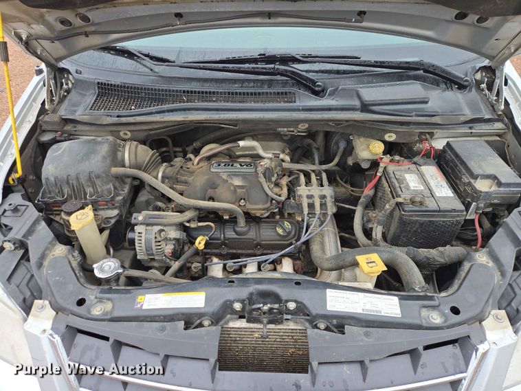 image for item ER1629 2008 Chrysler Town And Country van