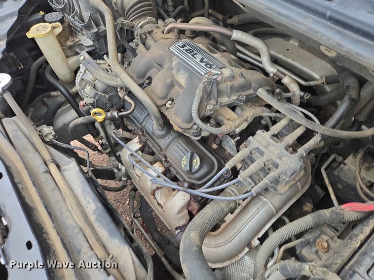 image for item ER1629 2008 Chrysler Town And Country van