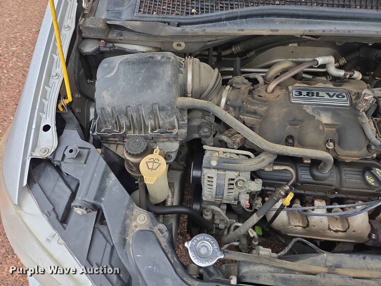 image for item ER1629 2008 Chrysler Town And Country van