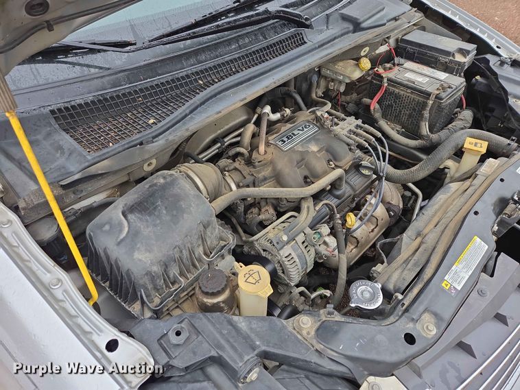 image for item ER1629 2008 Chrysler Town And Country van