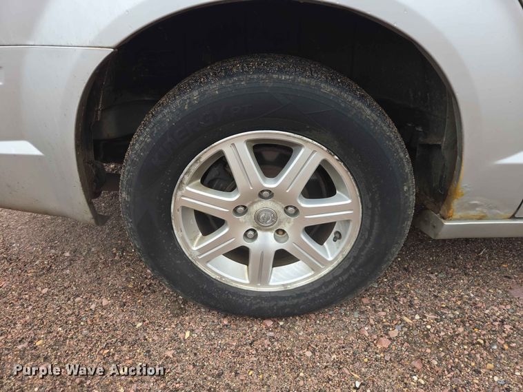 image for item ER1629 2008 Chrysler Town And Country van