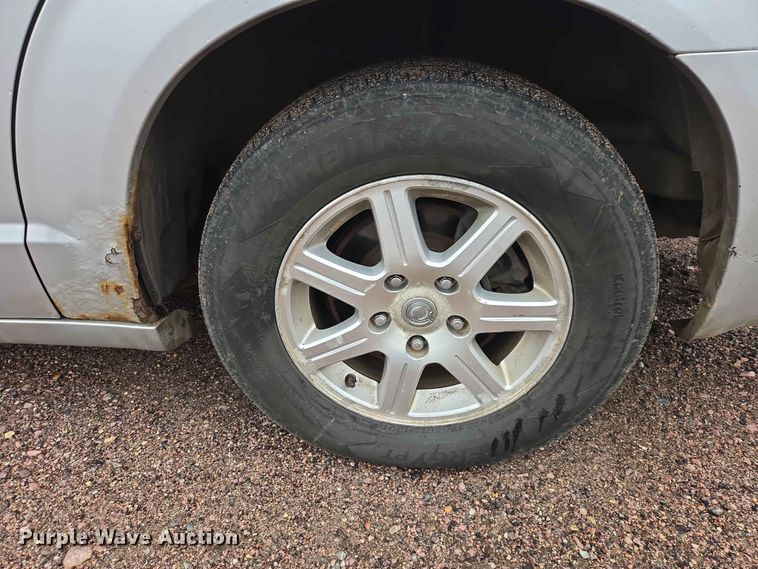 image for item ER1629 2008 Chrysler Town And Country van