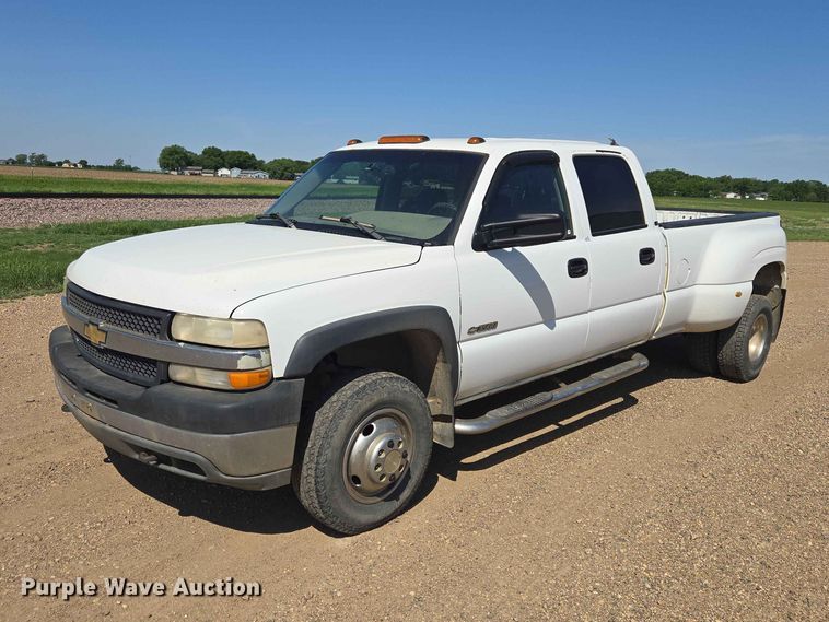 image for item ER1662 2001 Chevrolet Silverado Crew Cab pickup truck