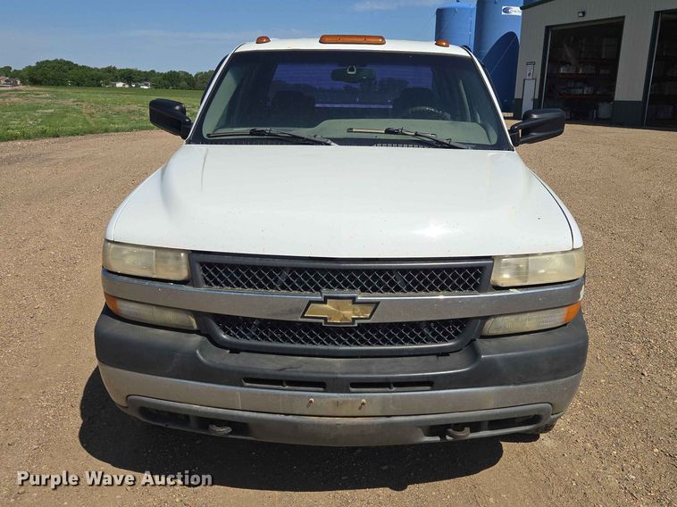 image for item ER1662 2001 Chevrolet Silverado Crew Cab pickup truck