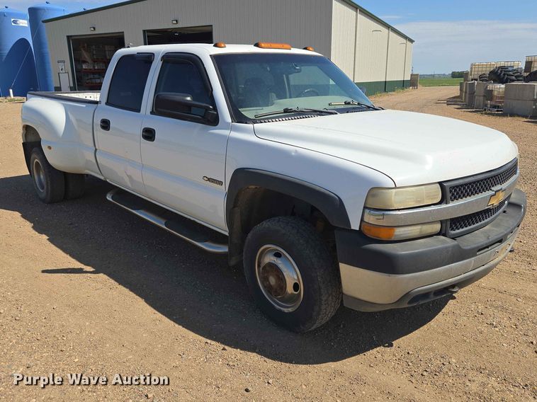 image for item ER1662 2001 Chevrolet Silverado Crew Cab pickup truck