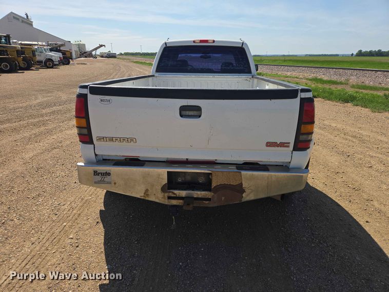 image for item ER1662 2001 Chevrolet Silverado Crew Cab pickup truck