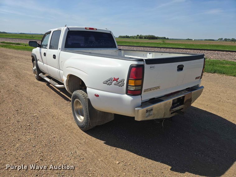 image for item ER1662 2001 Chevrolet Silverado Crew Cab pickup truck