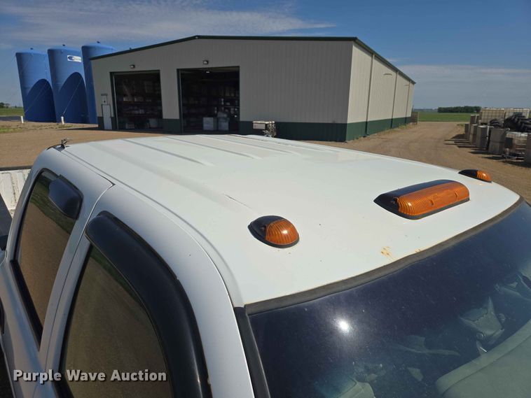 image for item ER1662 2001 Chevrolet Silverado Crew Cab pickup truck