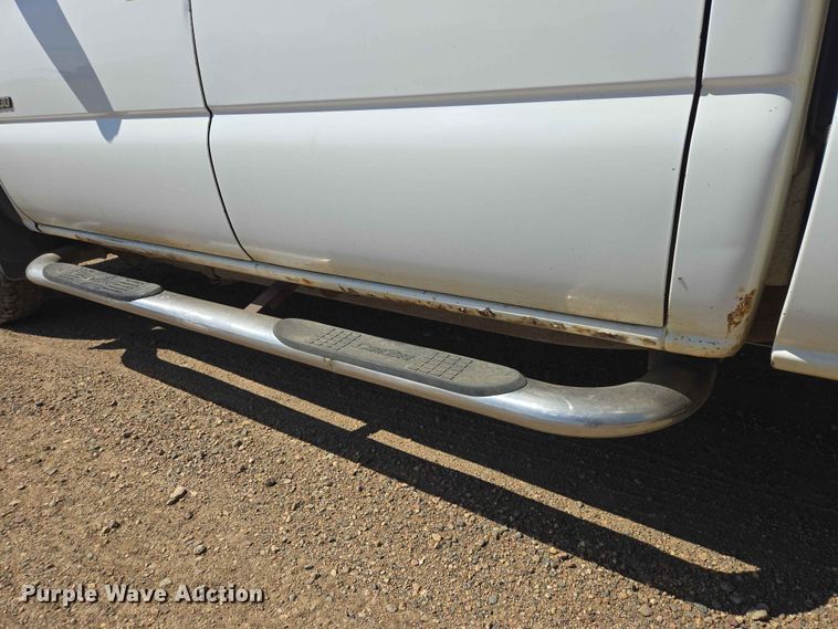 image for item ER1662 2001 Chevrolet Silverado Crew Cab pickup truck