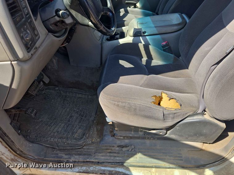 image for item ER1662 2001 Chevrolet Silverado Crew Cab pickup truck