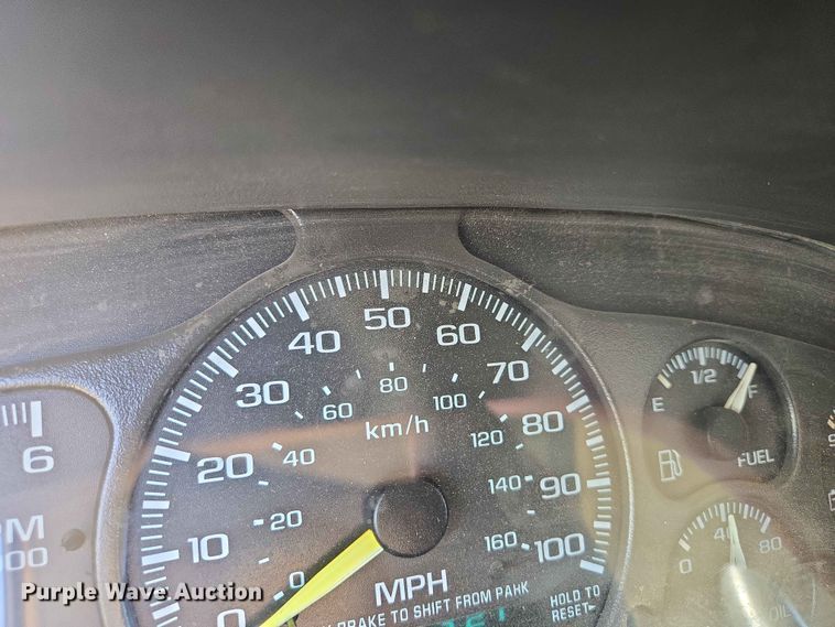 image for item ER1662 2001 Chevrolet Silverado Crew Cab pickup truck