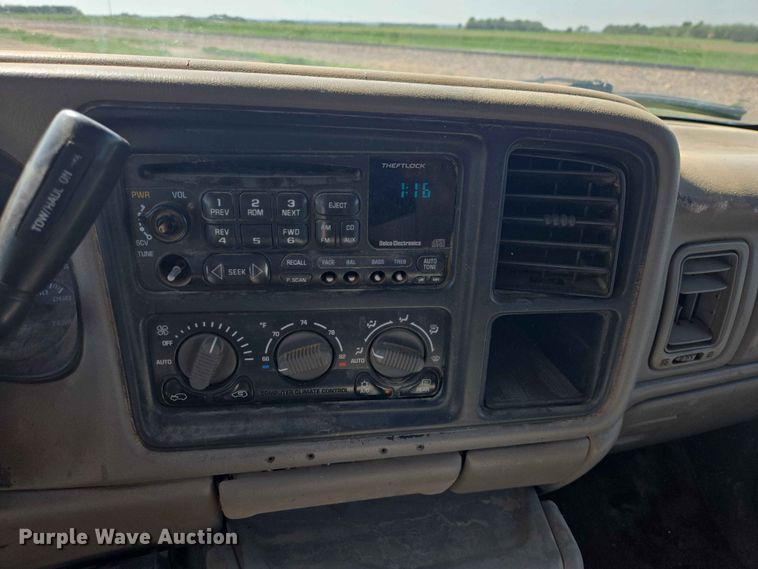 image for item ER1662 2001 Chevrolet Silverado Crew Cab pickup truck