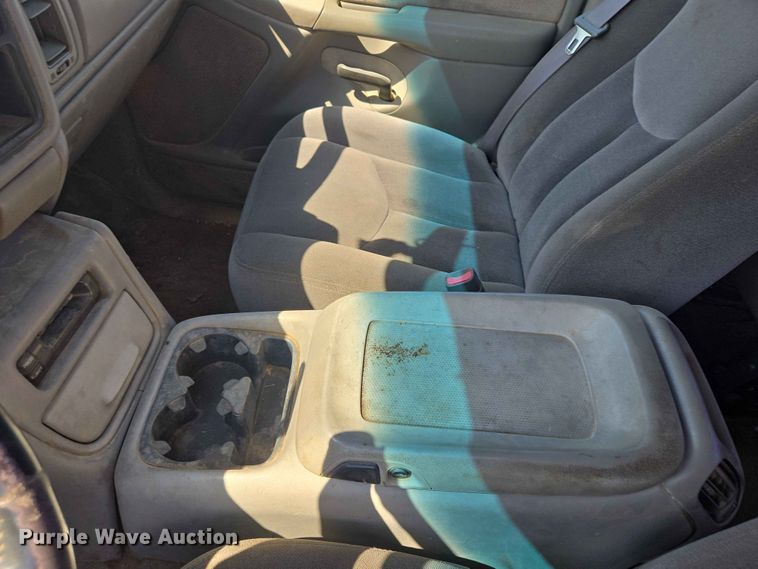 image for item ER1662 2001 Chevrolet Silverado Crew Cab pickup truck