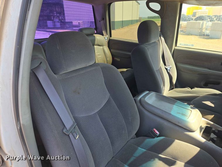 image for item ER1662 2001 Chevrolet Silverado Crew Cab pickup truck