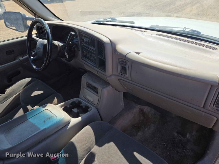 image for item ER1662 2001 Chevrolet Silverado Crew Cab pickup truck