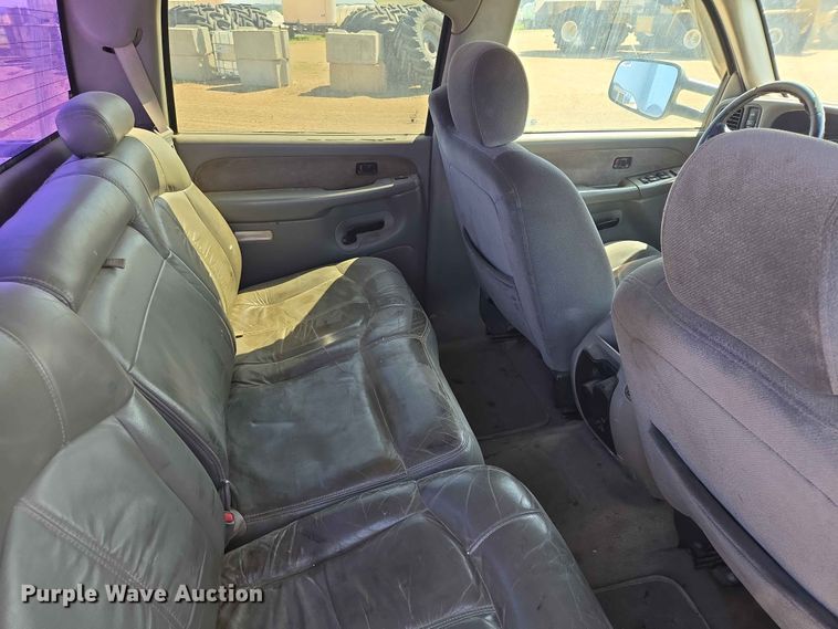 image for item ER1662 2001 Chevrolet Silverado Crew Cab pickup truck