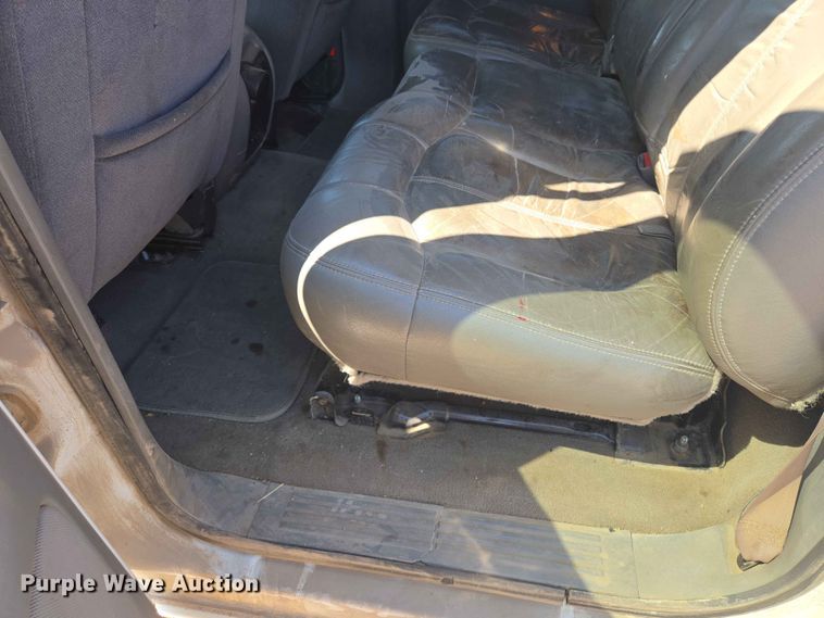 image for item ER1662 2001 Chevrolet Silverado Crew Cab pickup truck