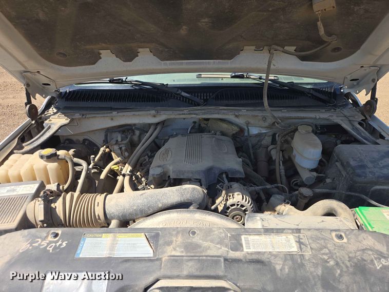 image for item ER1662 2001 Chevrolet Silverado Crew Cab pickup truck