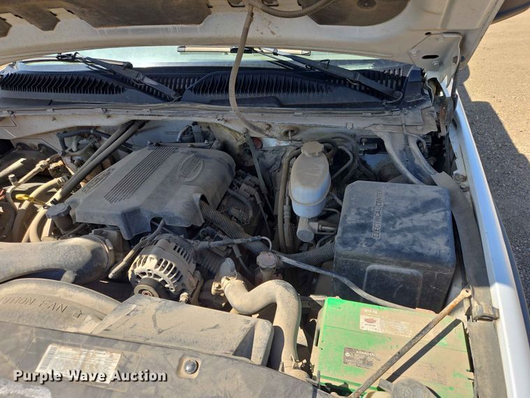 image for item ER1662 2001 Chevrolet Silverado Crew Cab pickup truck