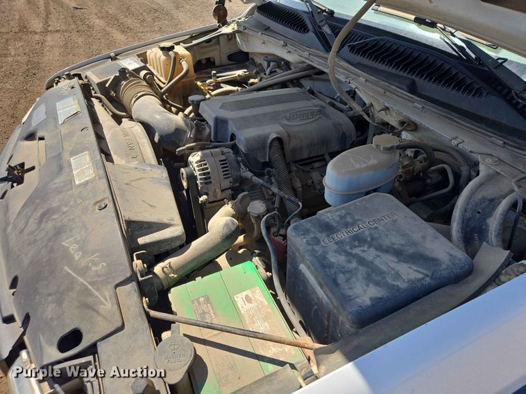 image for item ER1662 2001 Chevrolet Silverado Crew Cab pickup truck
