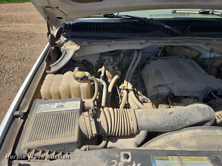 image for item ER1662 2001 Chevrolet Silverado Crew Cab pickup truck