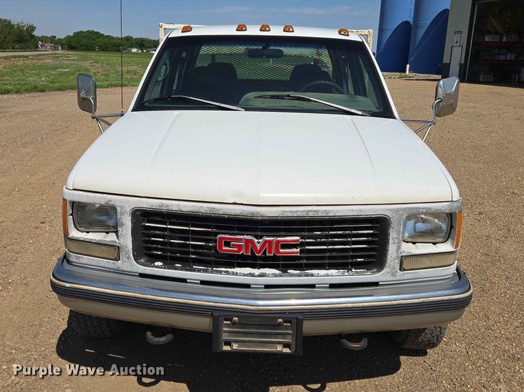 image for item ER1663 1996 GMC Sierra 3500 Crew Cab flatbed pickup truck