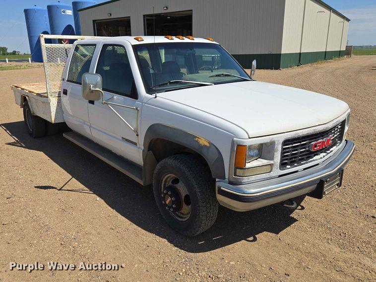 image for item ER1663 1996 GMC Sierra 3500 Crew Cab flatbed pickup truck