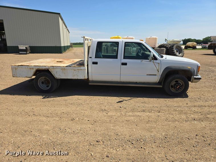 image for item ER1663 1996 GMC Sierra 3500 Crew Cab flatbed pickup truck