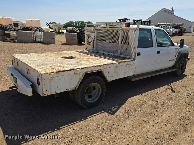 image for item ER1663 1996 GMC Sierra 3500 Crew Cab flatbed pickup truck