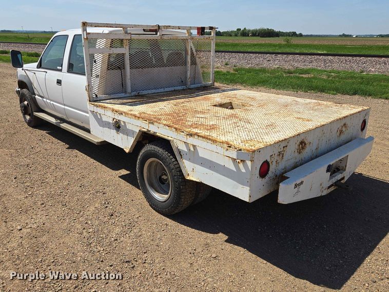 image for item ER1663 1996 GMC Sierra 3500 Crew Cab flatbed pickup truck
