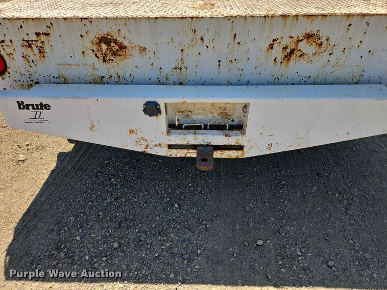 image for item ER1663 1996 GMC Sierra 3500 Crew Cab flatbed pickup truck