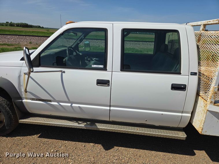 image for item ER1663 1996 GMC Sierra 3500 Crew Cab flatbed pickup truck