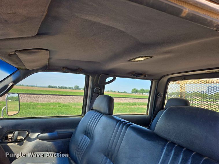 image for item ER1663 1996 GMC Sierra 3500 Crew Cab flatbed pickup truck