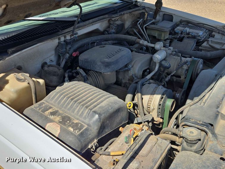 image for item ER1663 1996 GMC Sierra 3500 Crew Cab flatbed pickup truck