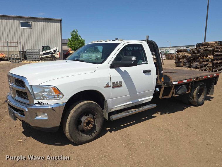 image for item ER1664 2018 RAM 3500 flatbed pickup truck