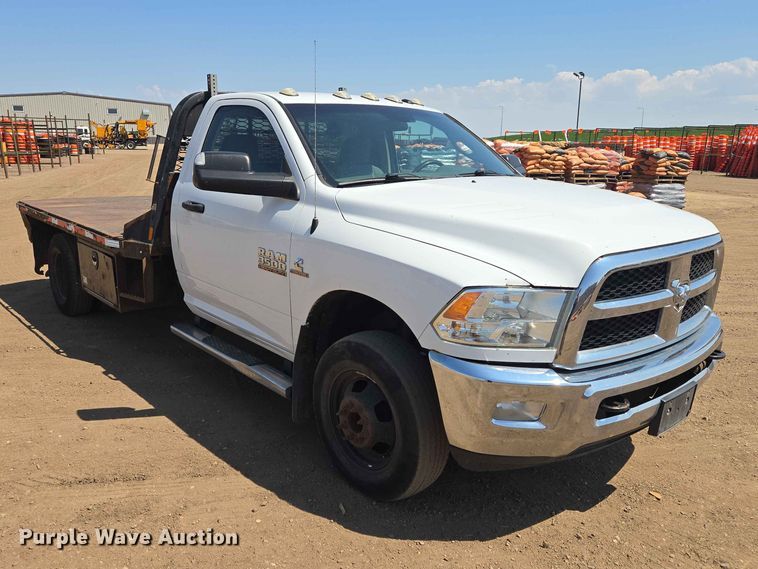 image for item ER1664 2018 RAM 3500 flatbed pickup truck