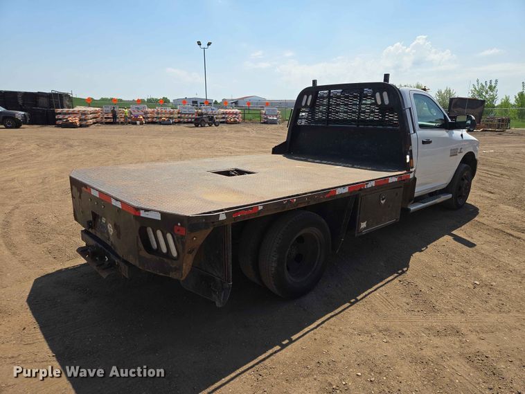 image for item ER1664 2018 RAM 3500 flatbed pickup truck