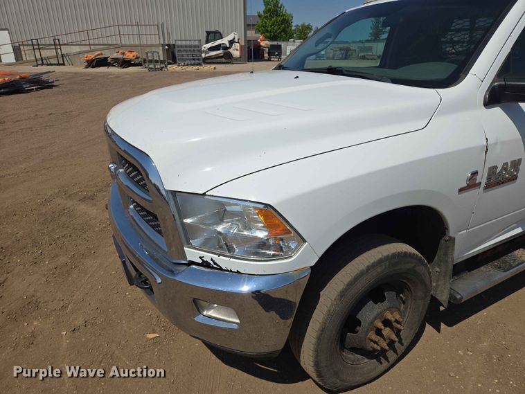 image for item ER1664 2018 RAM 3500 flatbed pickup truck