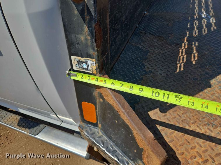 image for item ER1664 2018 RAM 3500 flatbed pickup truck