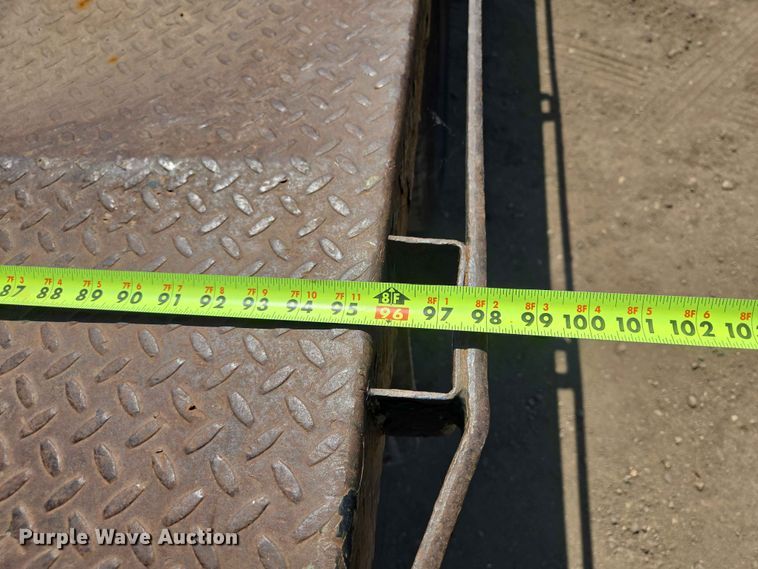 image for item ER1664 2018 RAM 3500 flatbed pickup truck