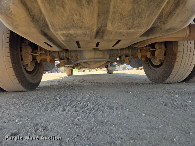 image for item ER1664 2018 RAM 3500 flatbed pickup truck