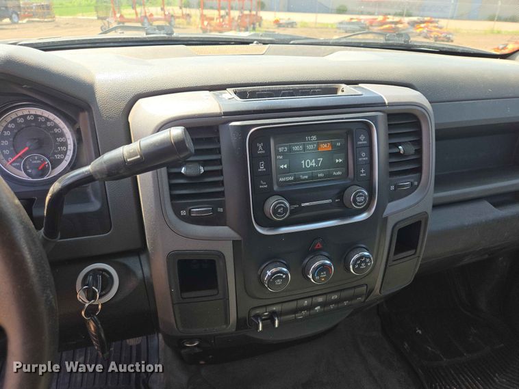 image for item ER1664 2018 RAM 3500 flatbed pickup truck