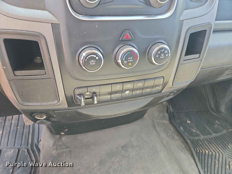 image for item ER1664 2018 RAM 3500 flatbed pickup truck