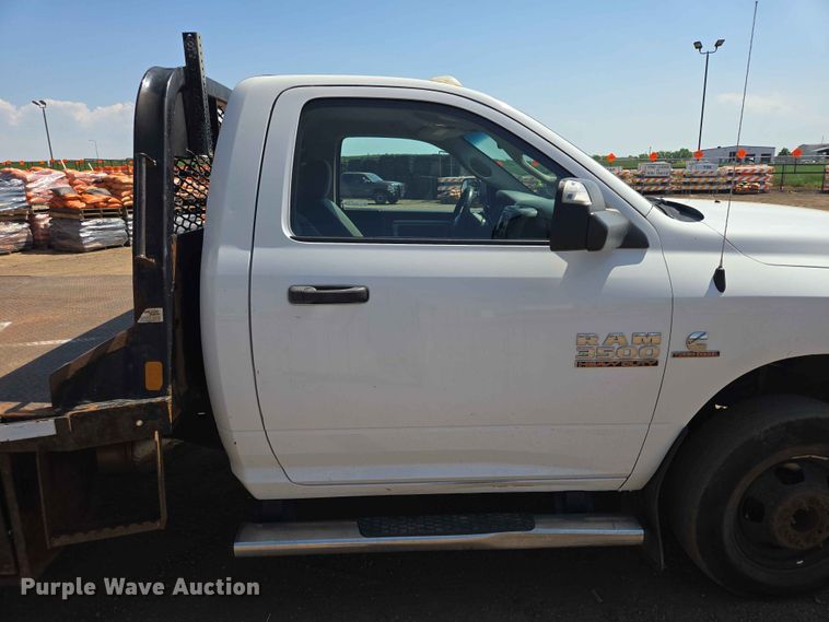 image for item ER1664 2018 RAM 3500 flatbed pickup truck