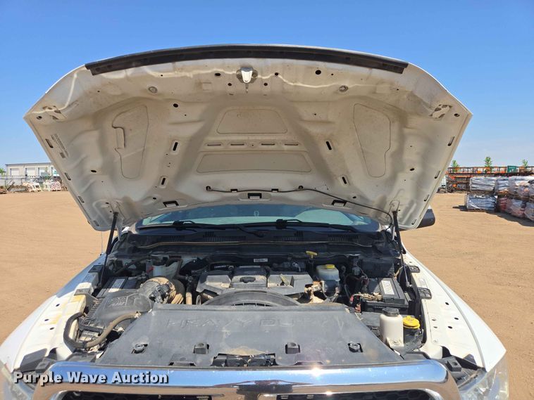 image for item ER1664 2018 RAM 3500 flatbed pickup truck