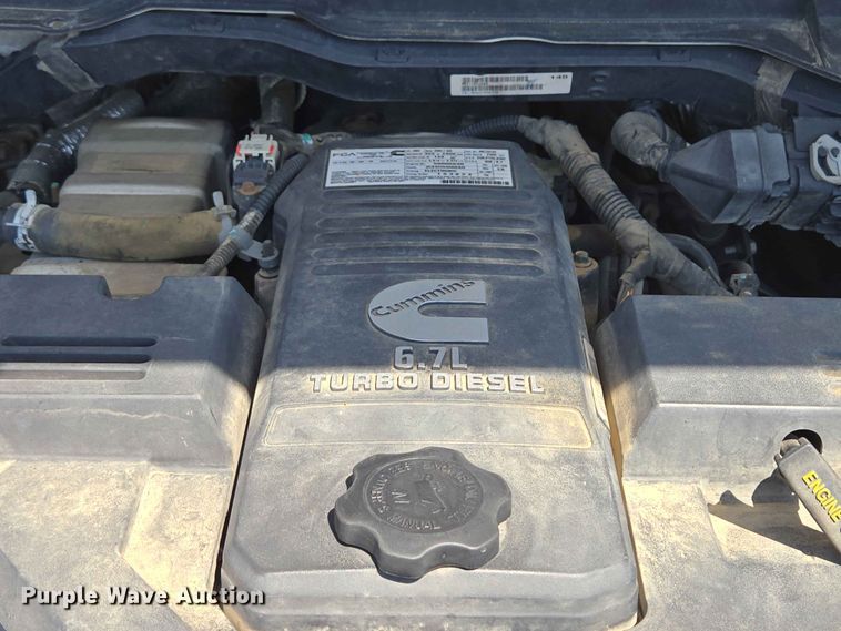 image for item ER1664 2018 RAM 3500 flatbed pickup truck