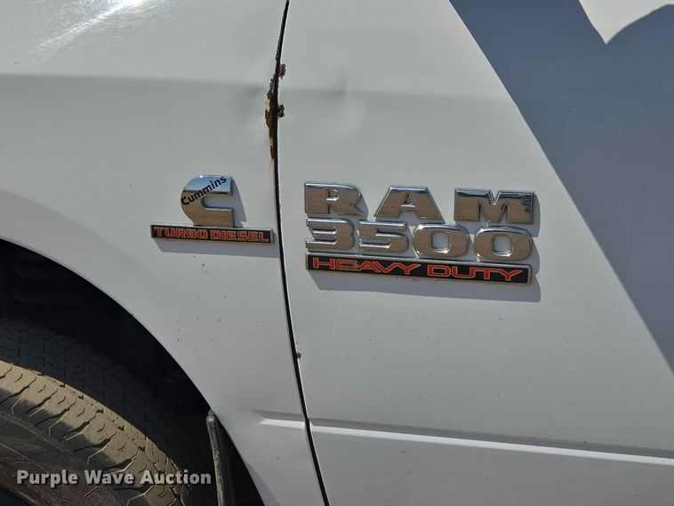 image for item ER1664 2018 RAM 3500 flatbed pickup truck